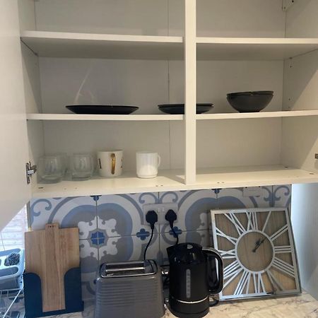 One Bedroom Annex With Private Entrance Morden  外观 照片