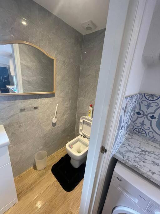 One Bedroom Annex With Private Entrance Morden  外观 照片