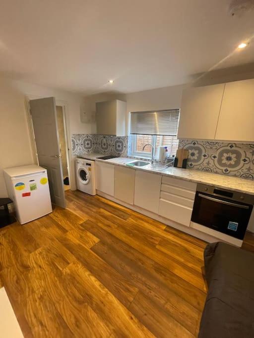 One Bedroom Annex With Private Entrance Morden  外观 照片