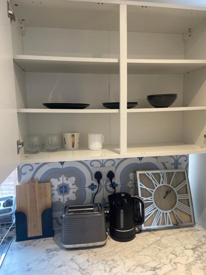 One Bedroom Annex With Private Entrance Morden  外观 照片
